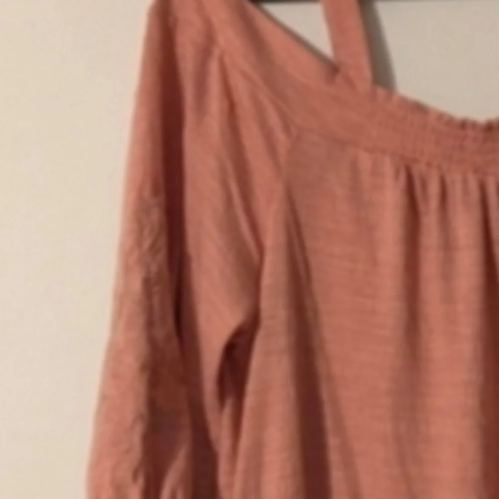 Cable & Guage Women's Dusty Rose Pink Cold Shoulder Embroidered Sleeve Top - Picture 10 of 10